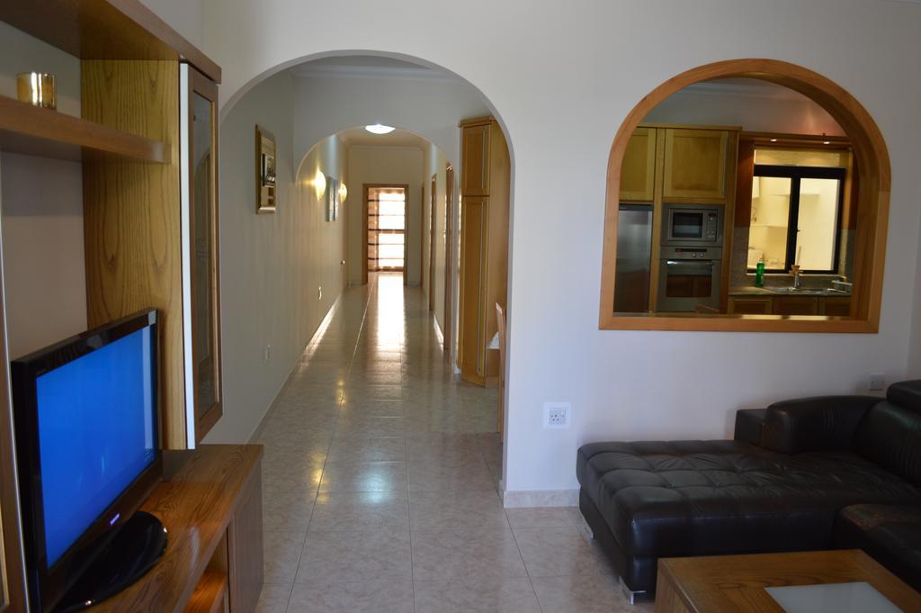 The April Maisonette Marsaskala Exterior foto